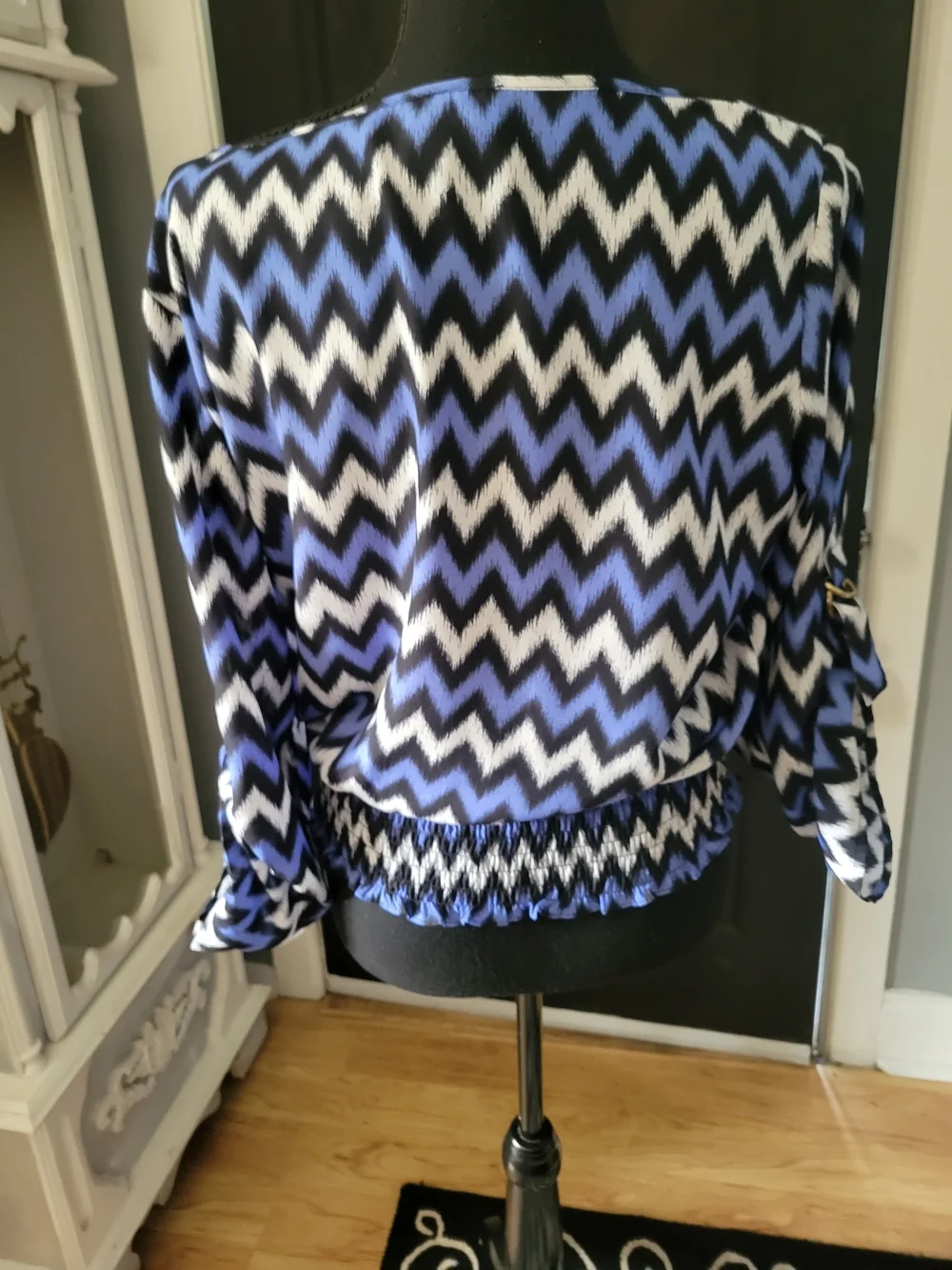 Michael Kors Zigzag Boatneck Blouson Top in Black, White & Blue